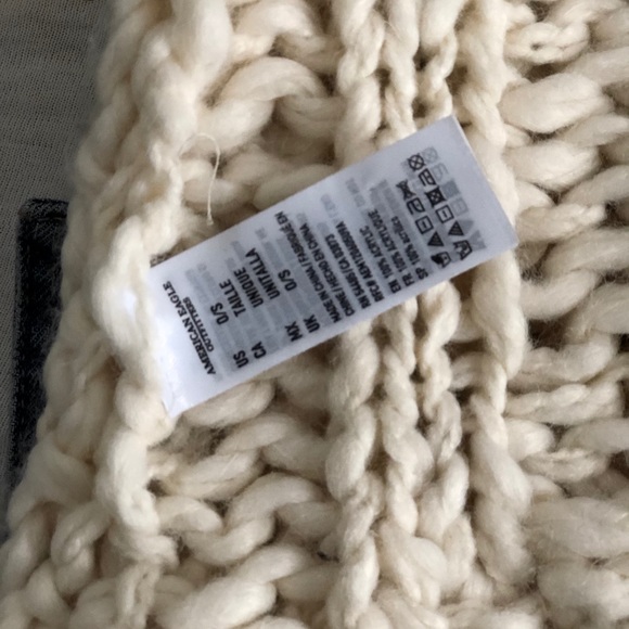 American Eagle Cable Knit Scarf - Picture 3 of 3